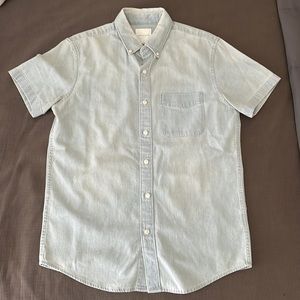 American Eagle Short Sleeve Button Down Shirt